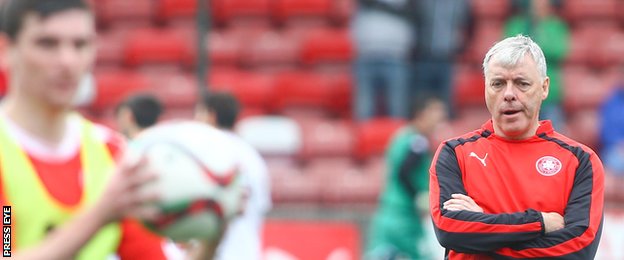 Mal Donaghy has been recruited as assistant to Cliftonville caretaker manager Gerard Lyttle