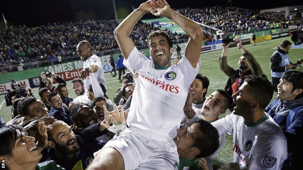 Raul si conclude 21 anni di carriera con il titolo