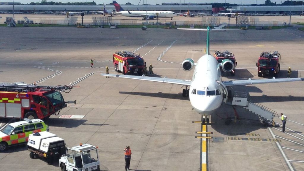 Manchester City personale aereo evacuato più di fumo in cabina