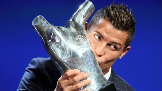 Cristiano Ronaldo vince UEFA Miglior Giocatore in Europa premio